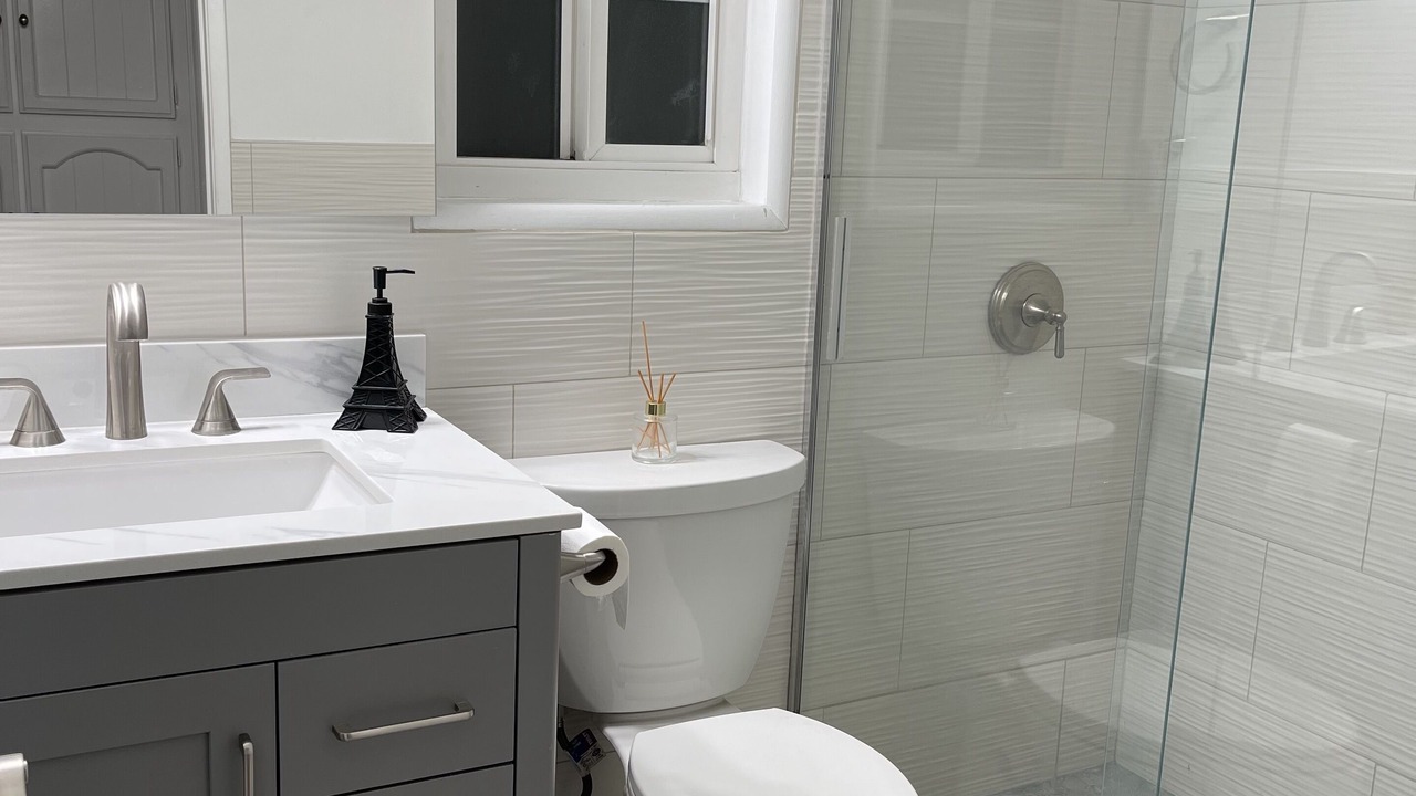Photo of Bathroom in Northwest Anaheim