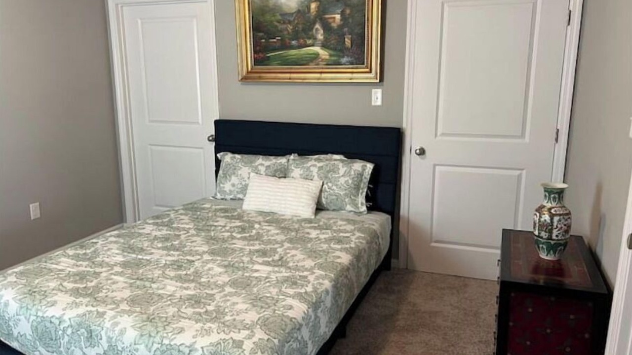 Photo of Bedroom in Valdosta