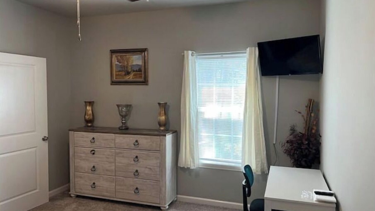 Photo of Bedroom in Valdosta