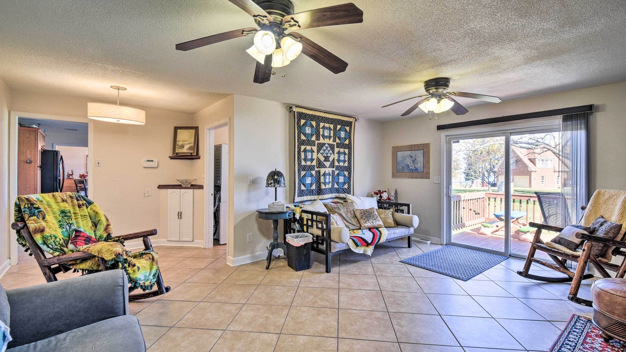 Photo of Livingroom in Western Branch North