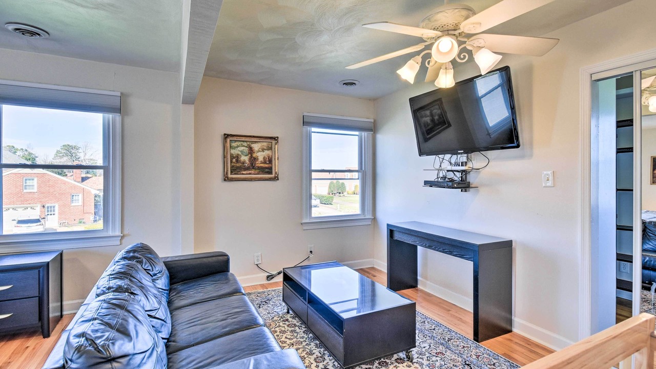 Photo of Livingroom in Western Branch North