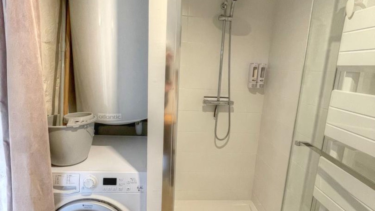 Photo of Bathroom in La Chapelle-sur-Loire