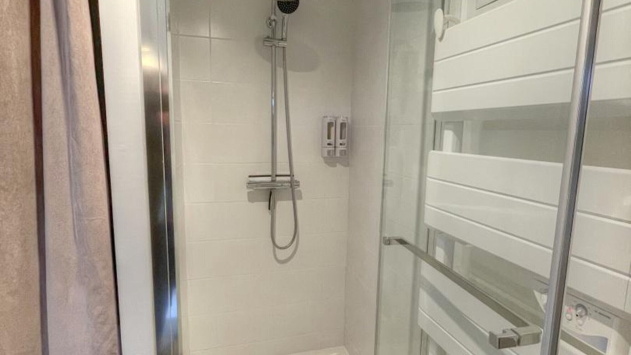 Photo of Bathroom in La Chapelle-sur-Loire