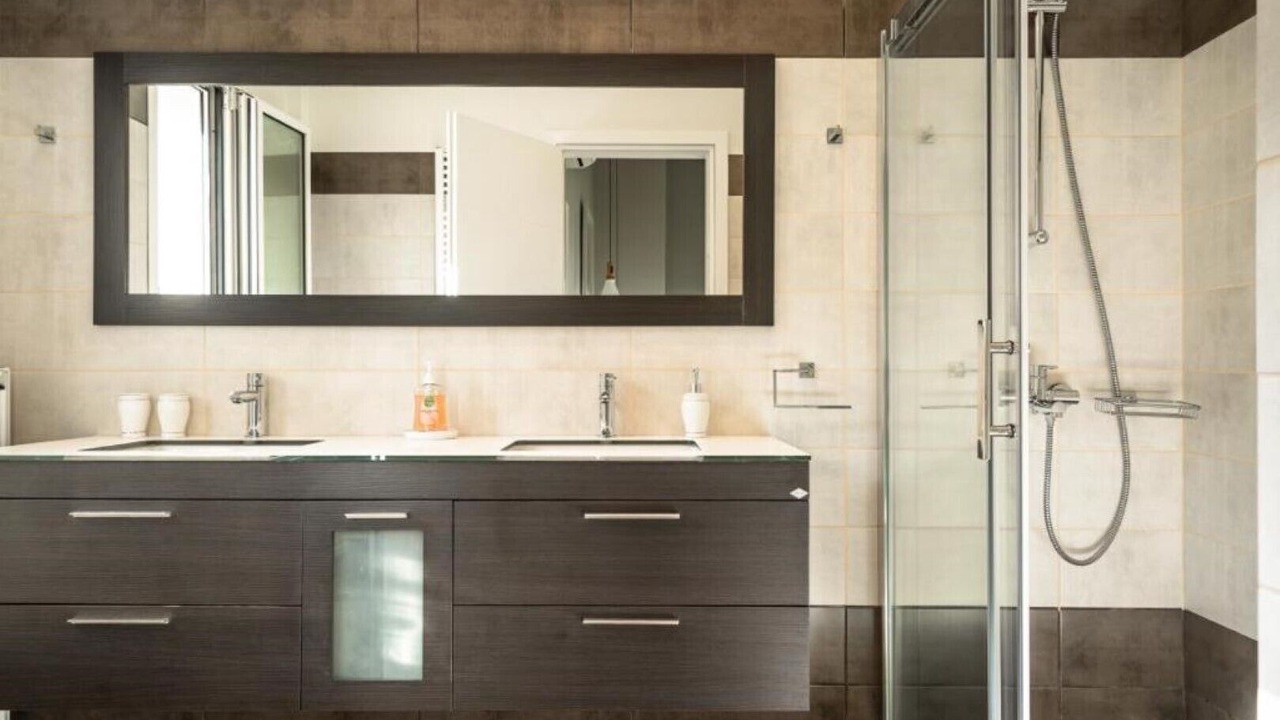 Photo of Bathroom in Evreti