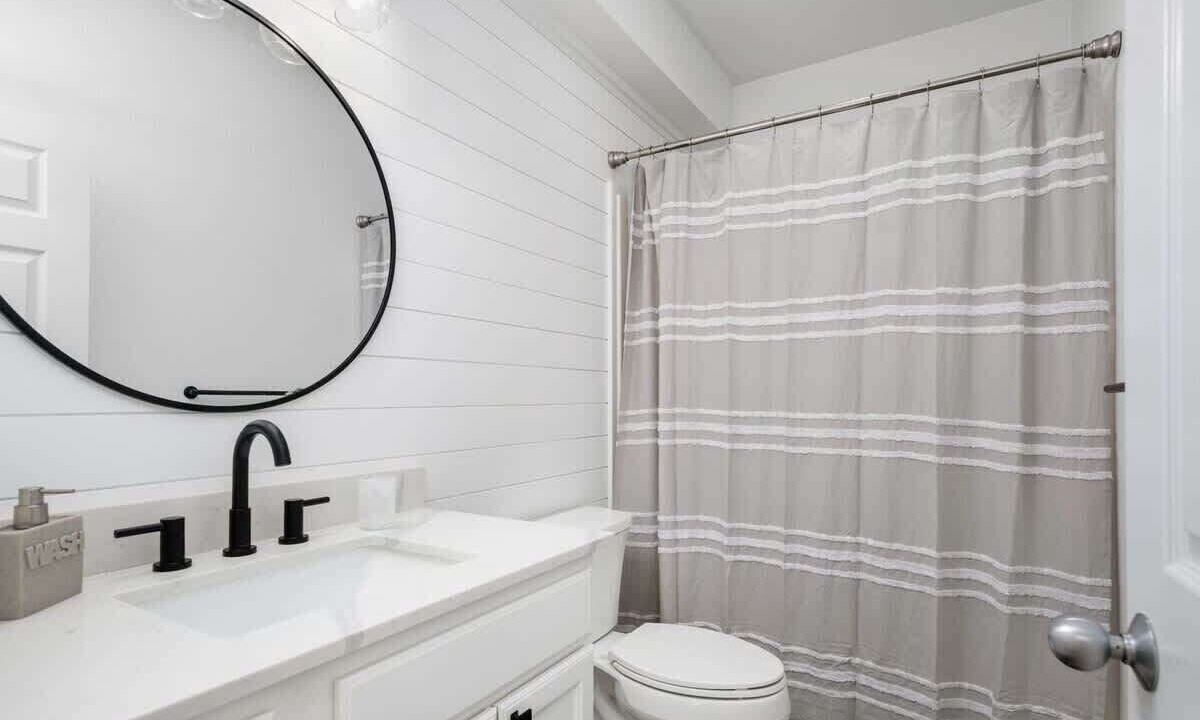 Photo of Bathroom in Colington