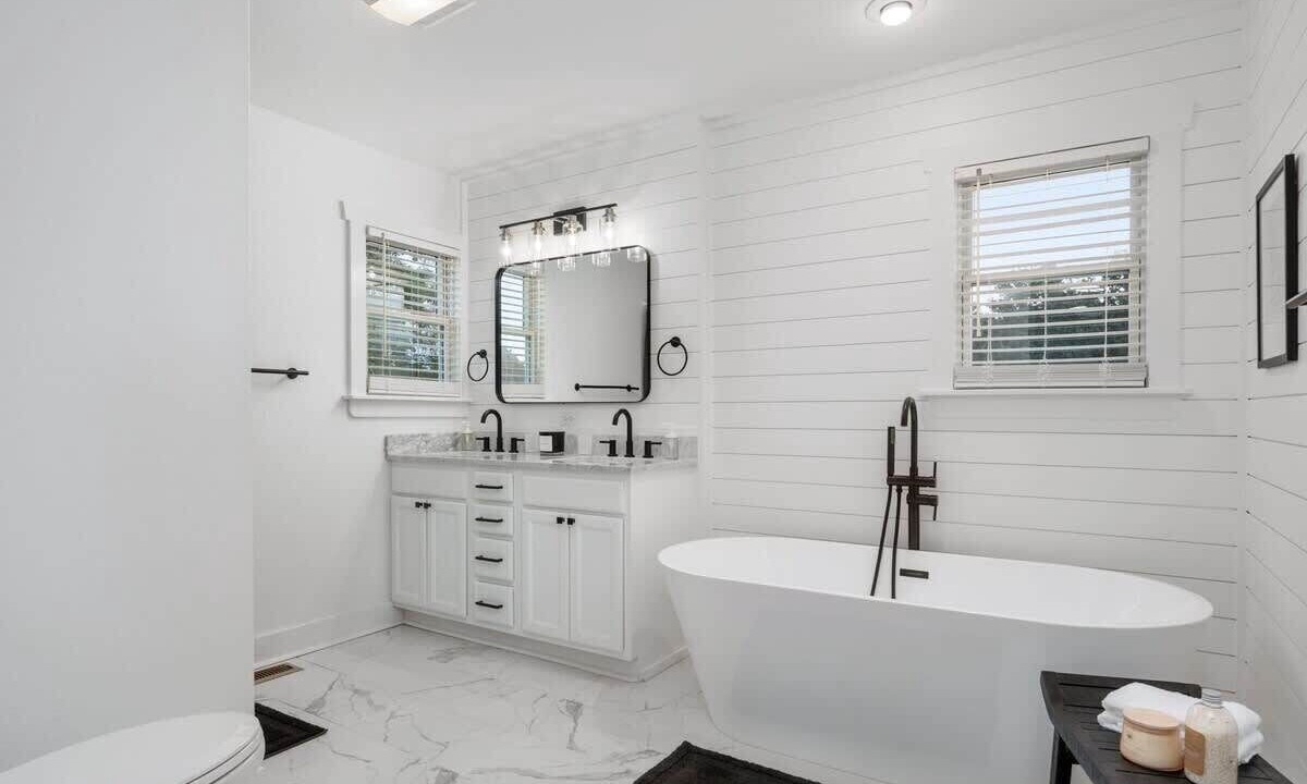 Photo of Bathroom in Colington