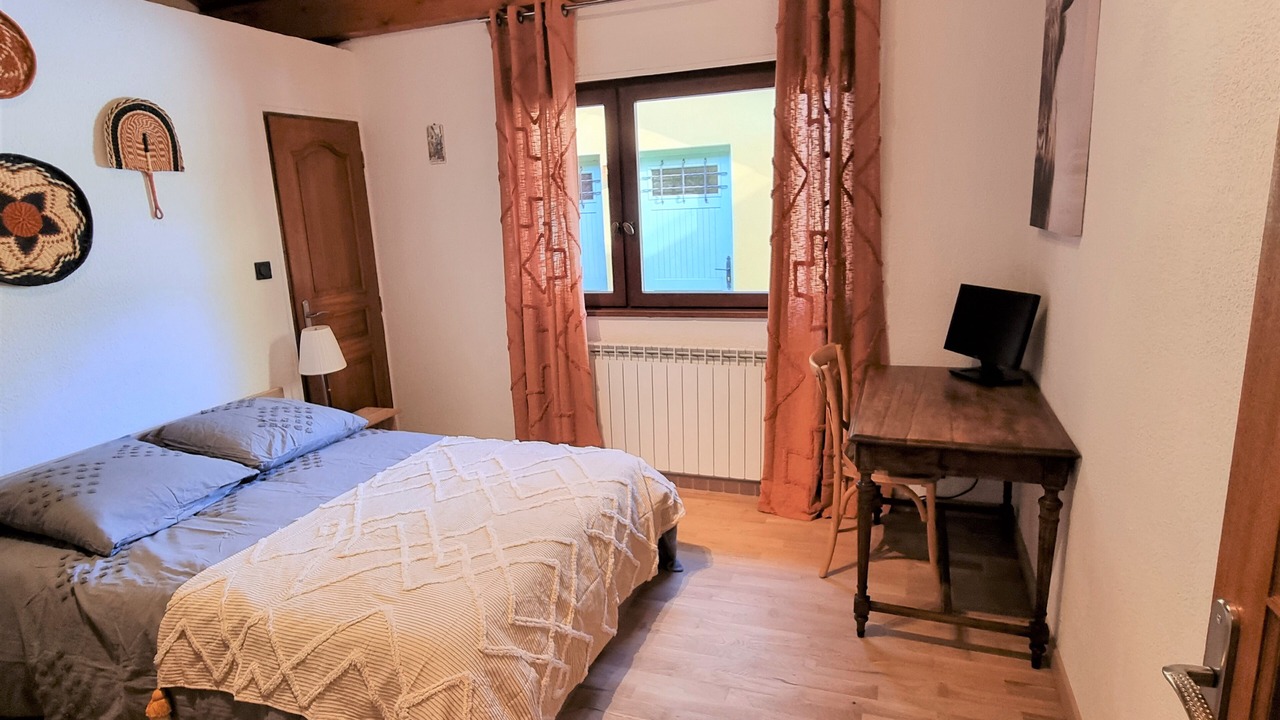 Photo of Bedroom in Charbonnieres-les-Bains