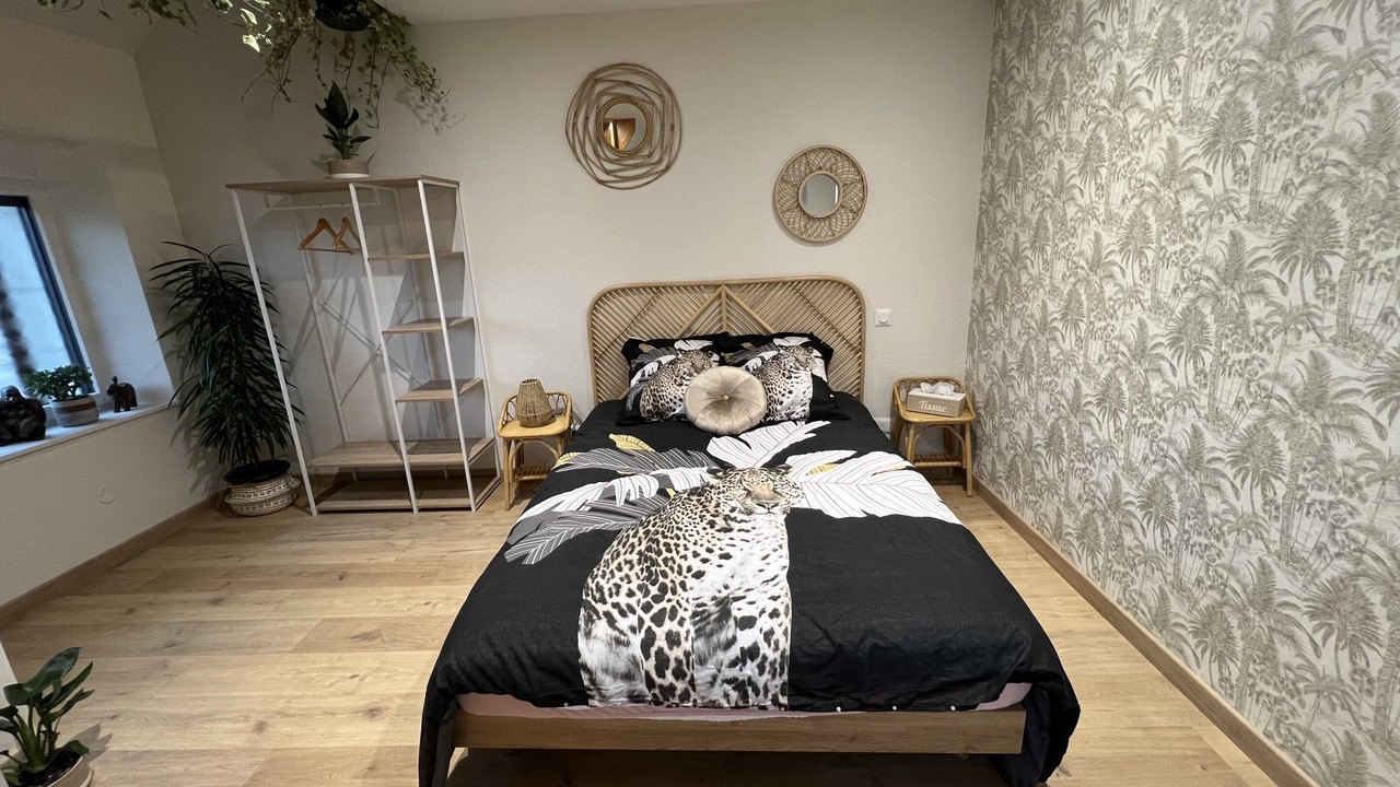 Photo of Bedroom in Venoy