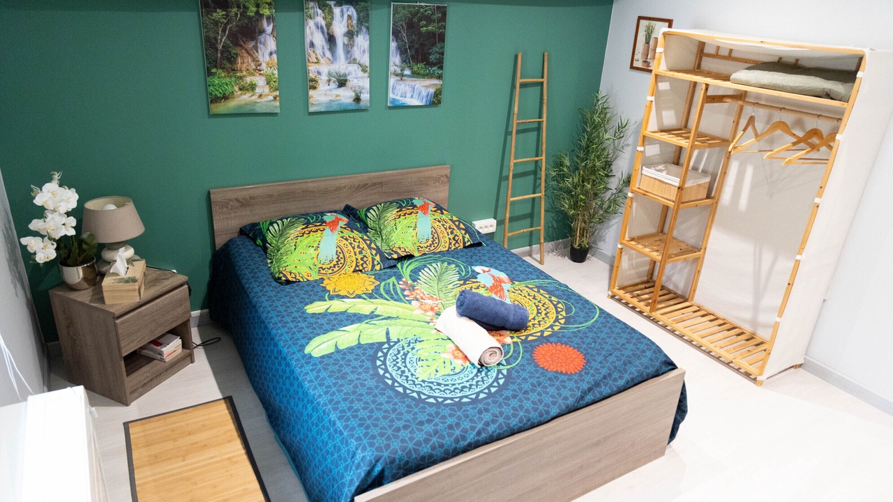 Photo of Bedroom in Venoy