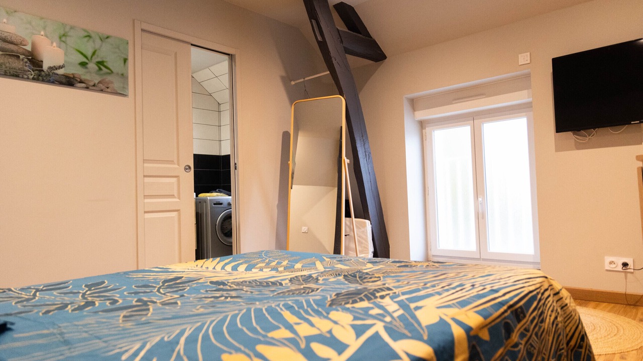 Photo of Bedroom in Venoy