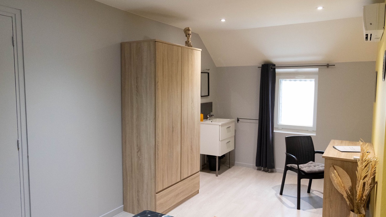 Photo of Bedroom in Venoy