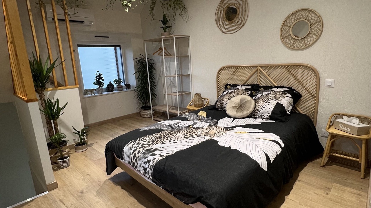 Photo of Bedroom in Venoy