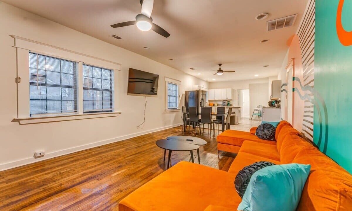 Photo of Livingroom in Cooper-Young Historic District