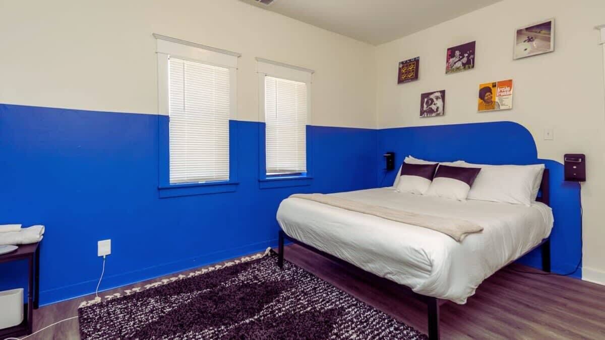 Photo of Bedroom in Cooper-Young Historic District