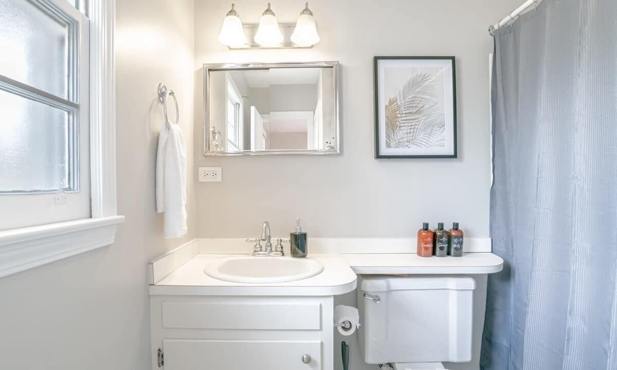Photo of Bathroom in Mobile