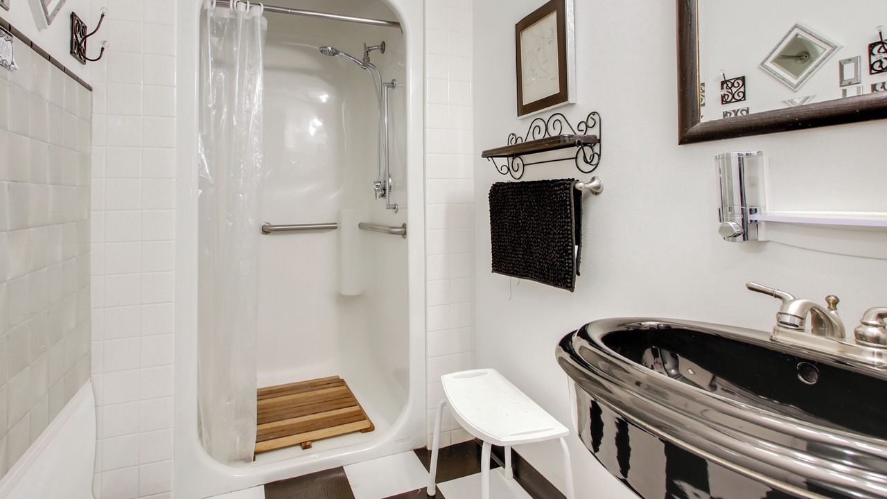 Photo of Bathroom in Neenah