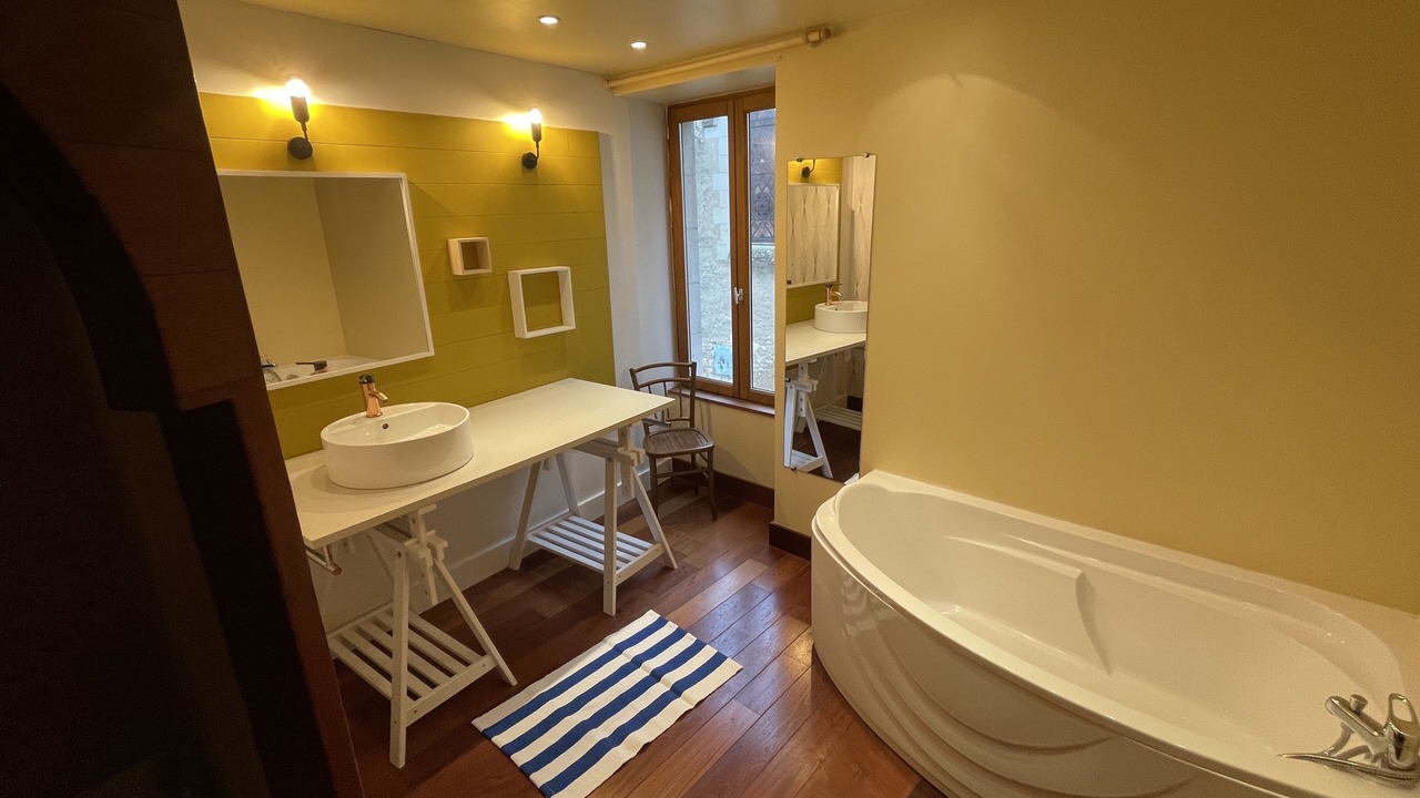 Photo of Bathroom in Bonneuil-Matours