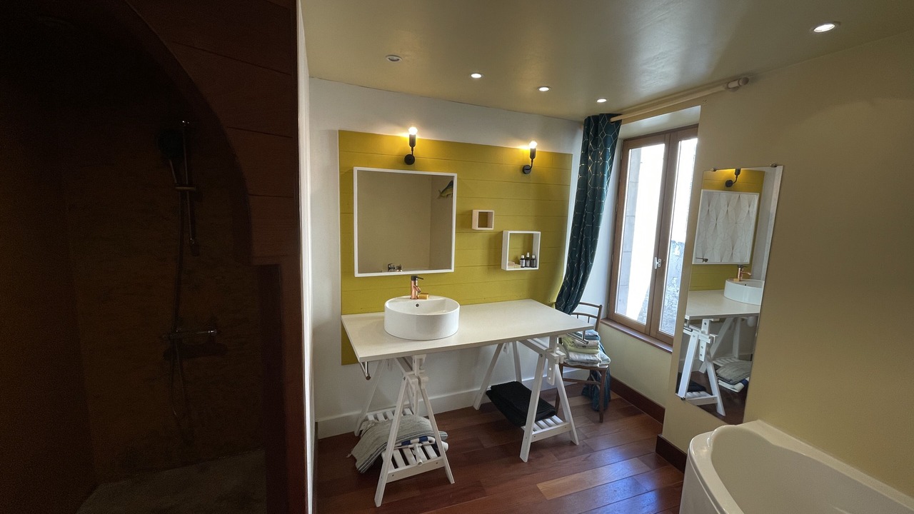 Photo of Bathroom in Bonneuil-Matours