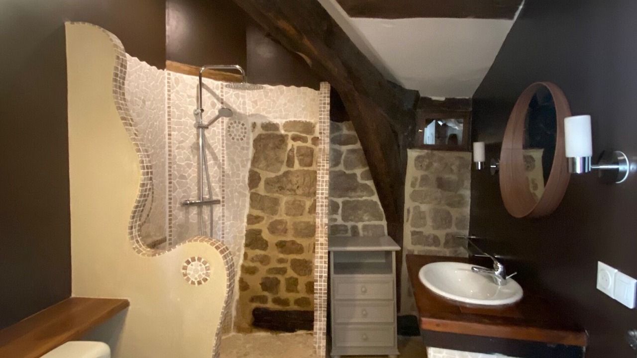 Photo of Bathroom in Juvinas