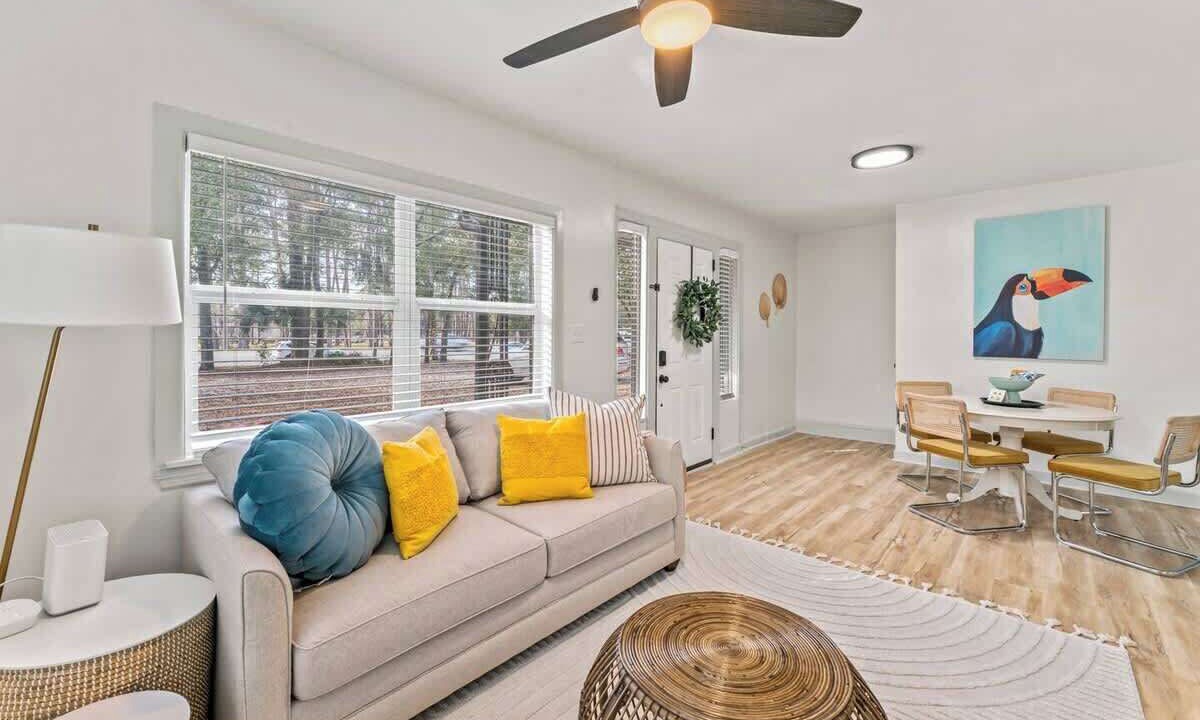 Photo of Livingroom in South Riverside