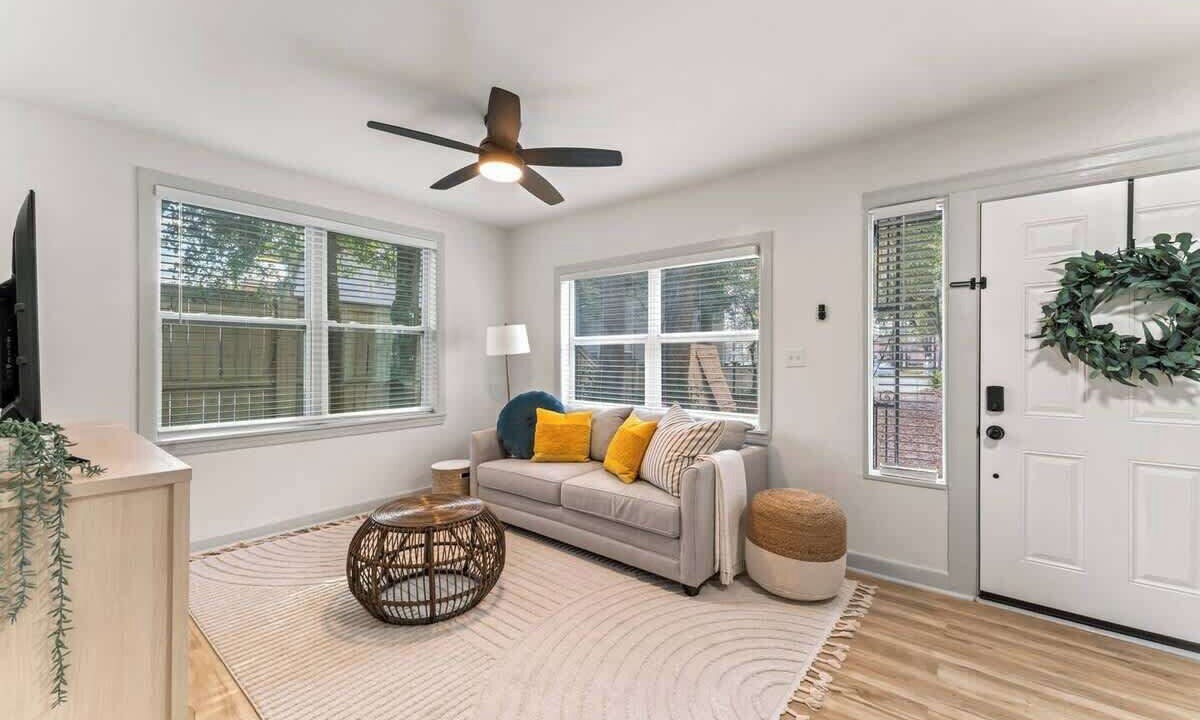 Photo of Livingroom in South Riverside