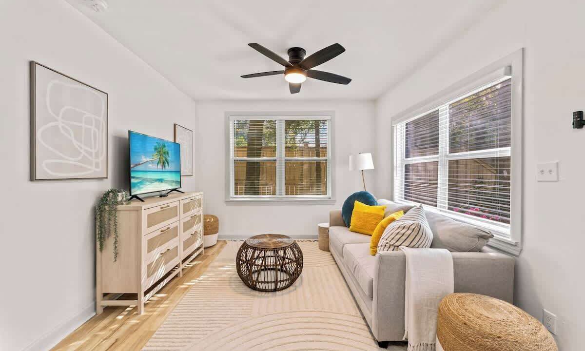 Photo of Livingroom in South Riverside