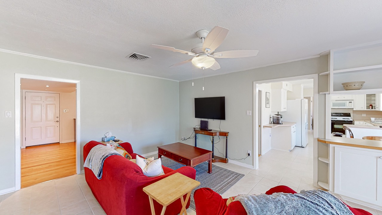 Photo of Livingroom in Westbury