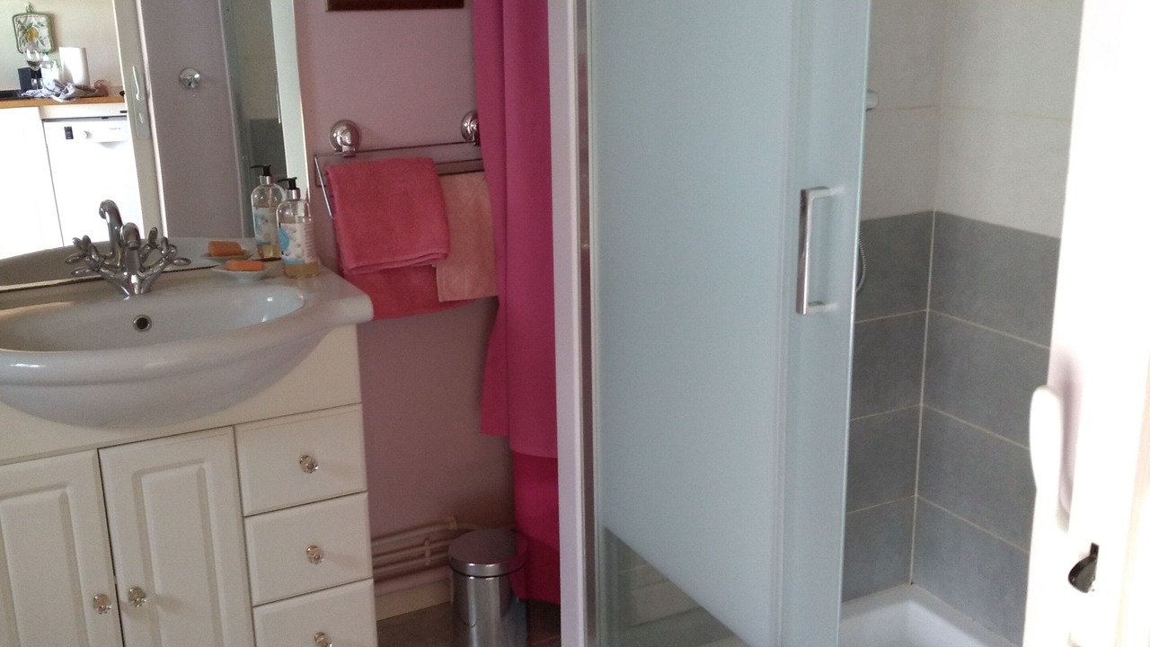Photo of Bathroom in Manneville-la-Raoult
