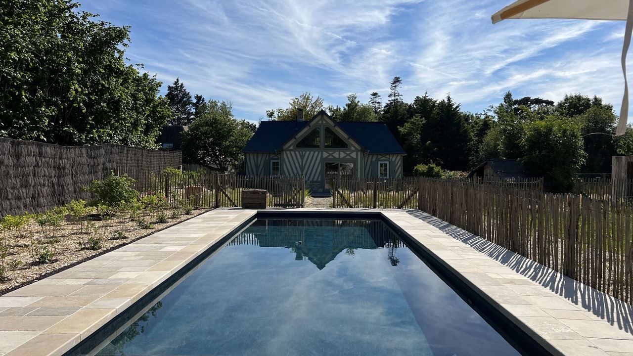 Photo of Outdoor in Fiquefleur-Equainville