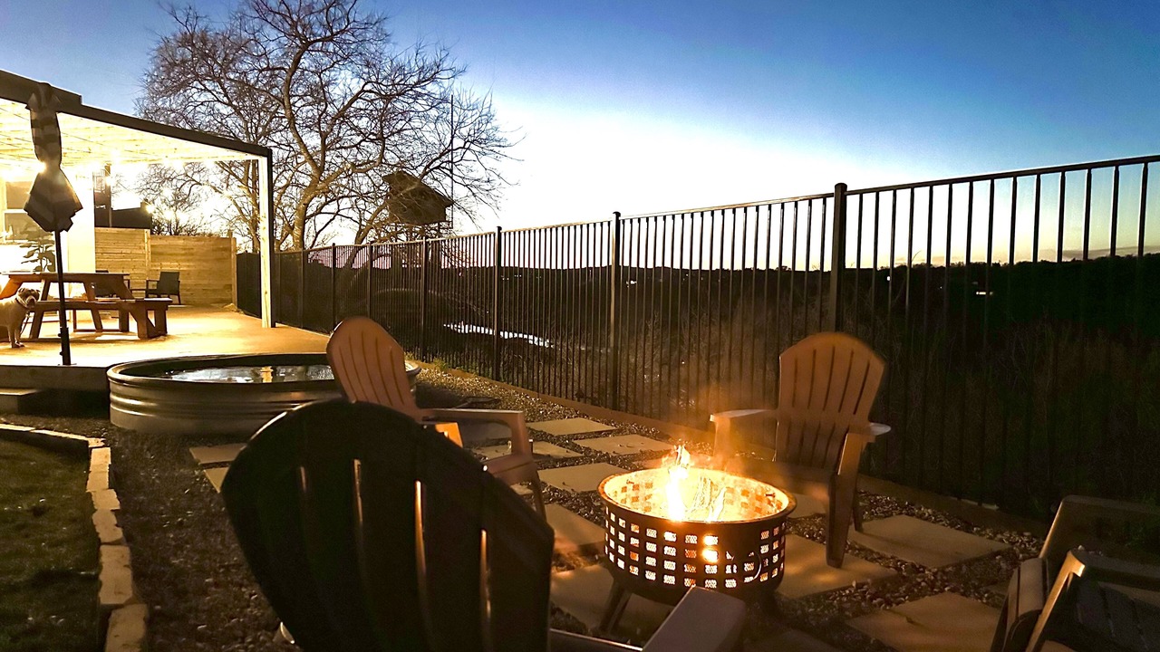 Photo of Patio Balcony in Paleface Park
