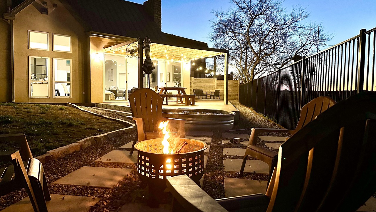 Photo of Patio Balcony in Paleface Park