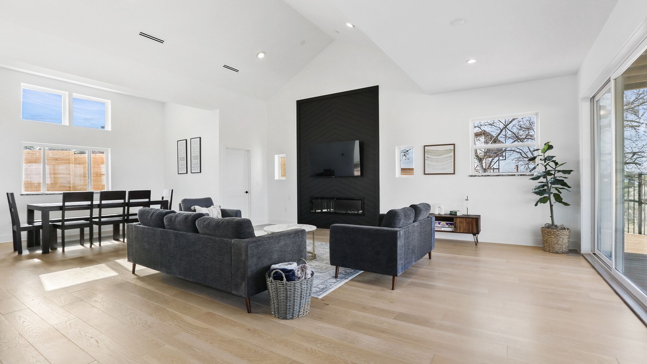 Photo of Livingroom in Paleface Park