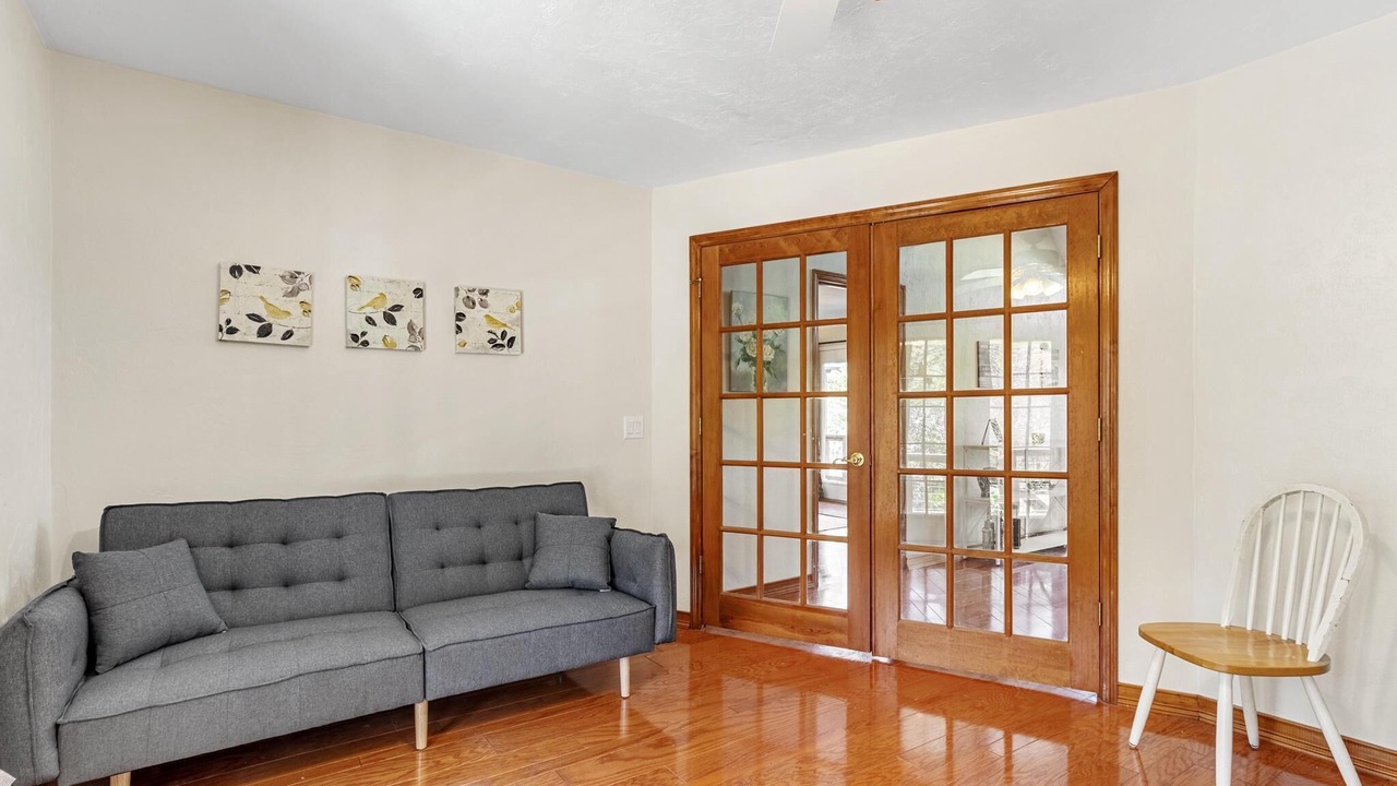 Photo of Livingroom in Branford