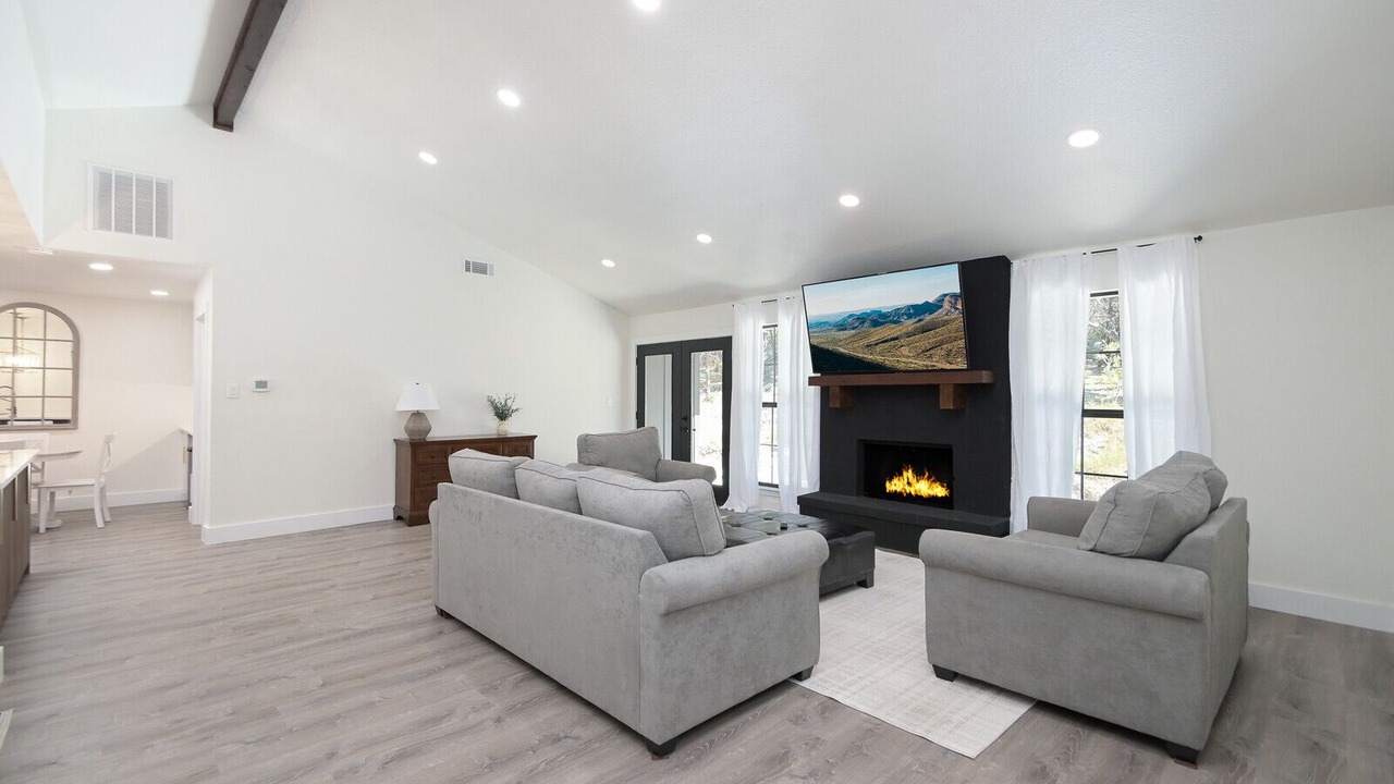 Photo of Livingroom in Cross Mountain