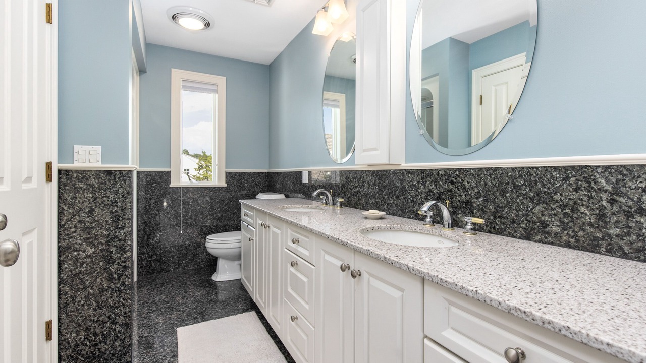 Photo of Bathroom in Hampton