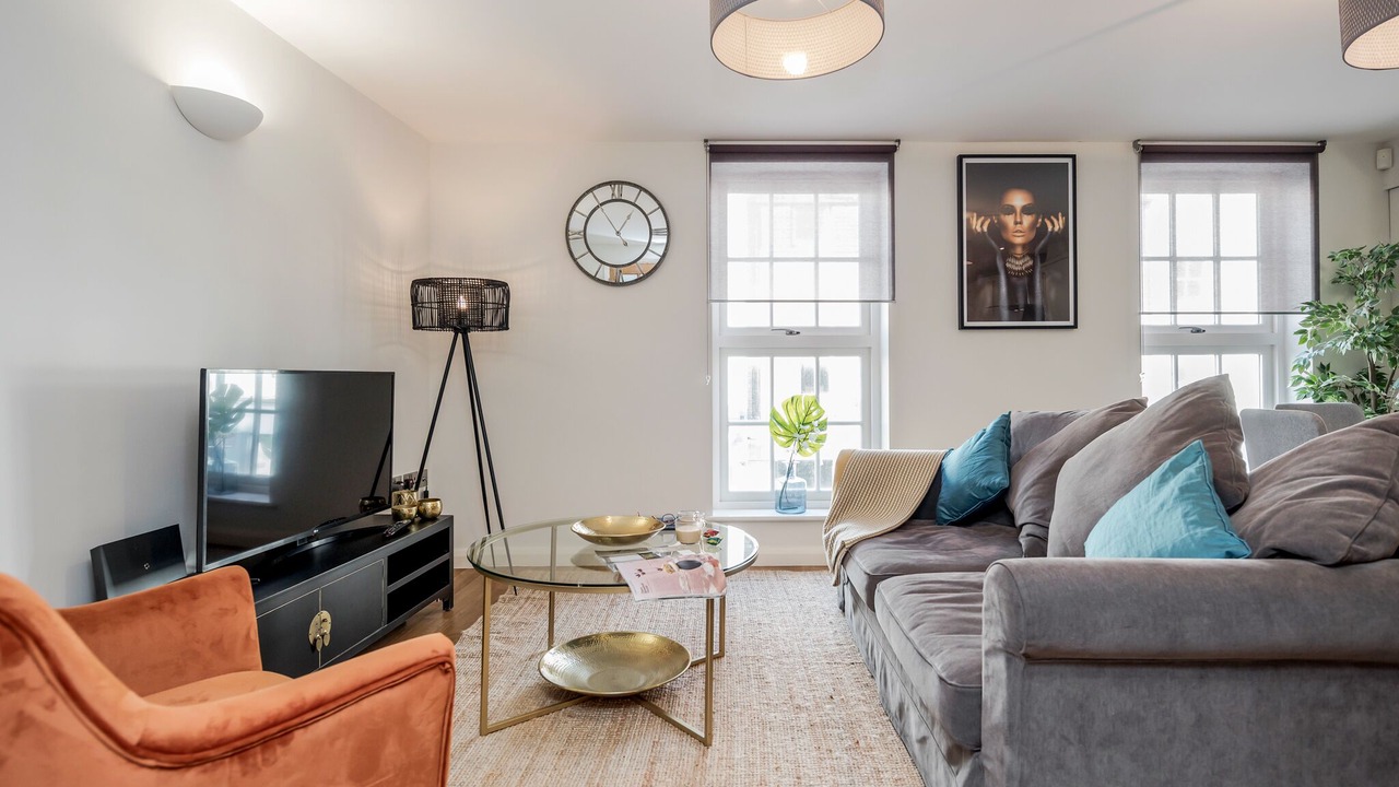 Photo of Livingroom in Windsor City Centre