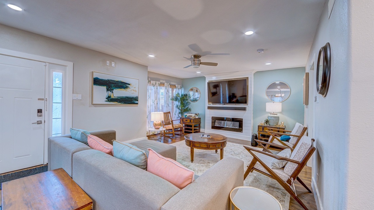 Photo of Livingroom in Old East Dallas