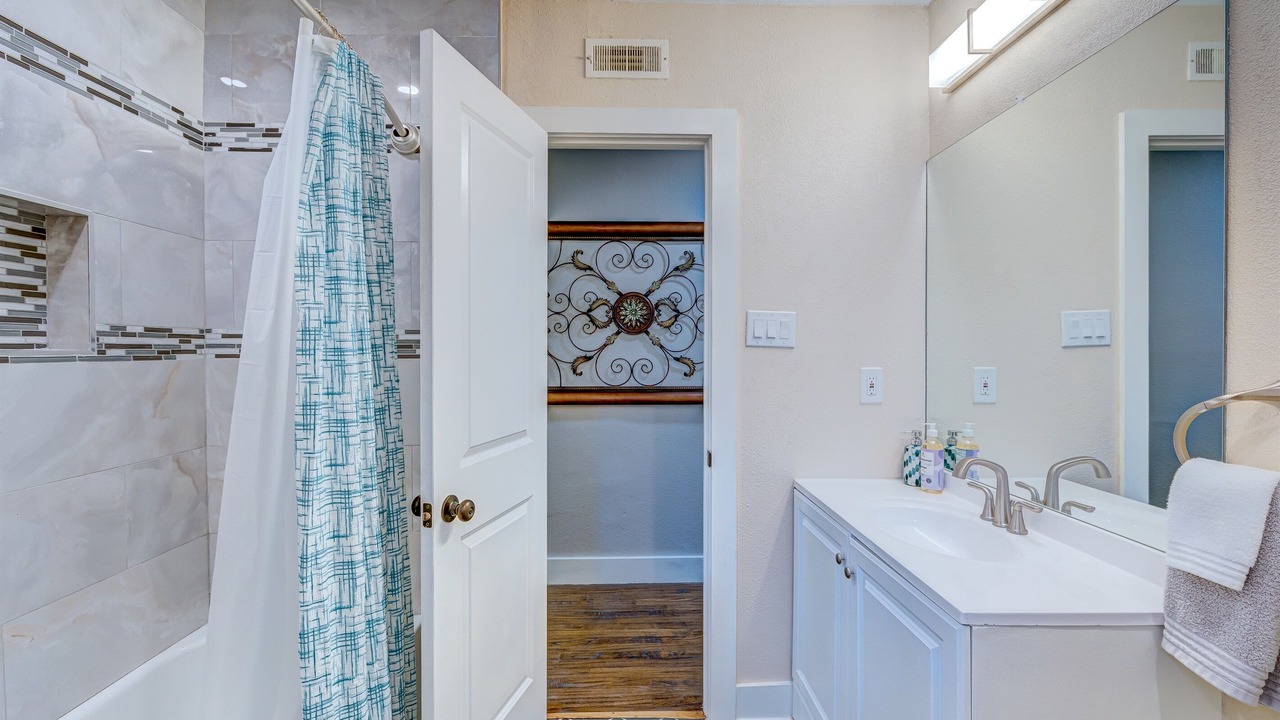 Photo of Bathroom in Old East Dallas