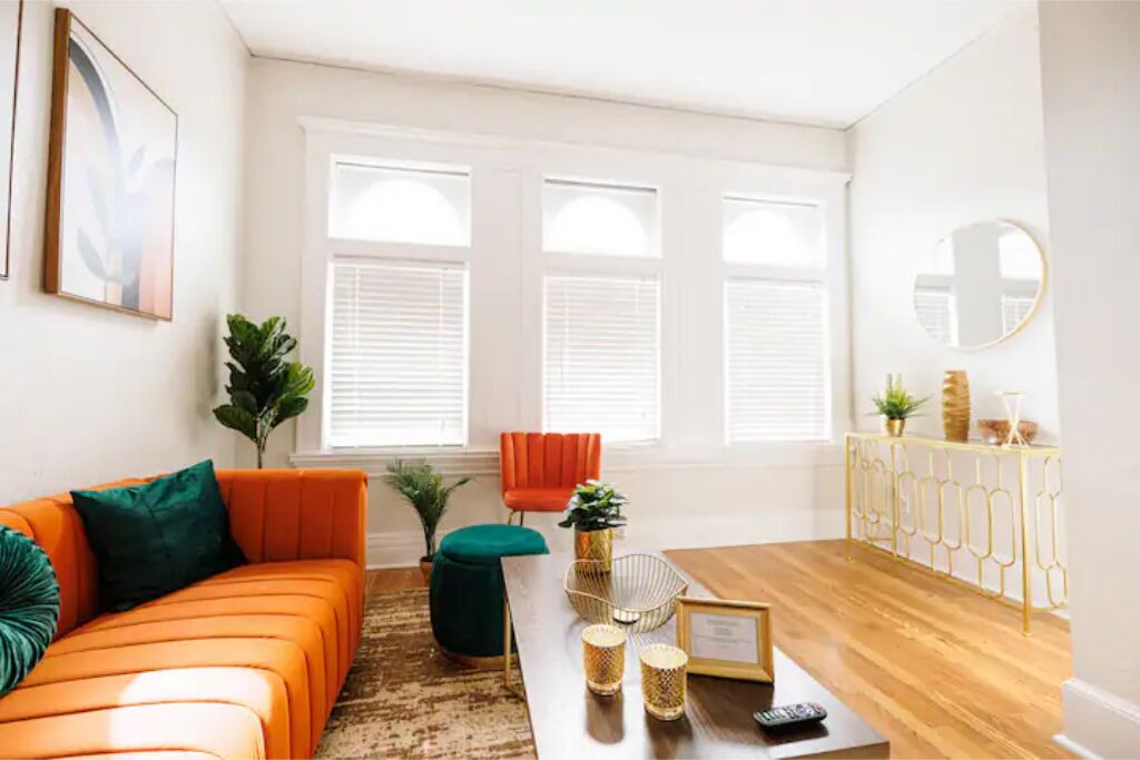 Photo of Livingroom in New Pathways