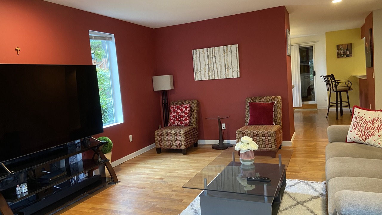 Photo of Livingroom in Mid-Beacon Hill
