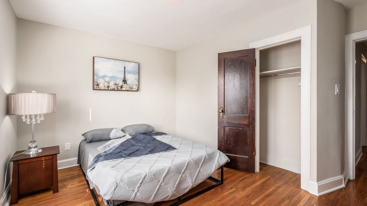 Photo of Bedroom in Old North Columbus