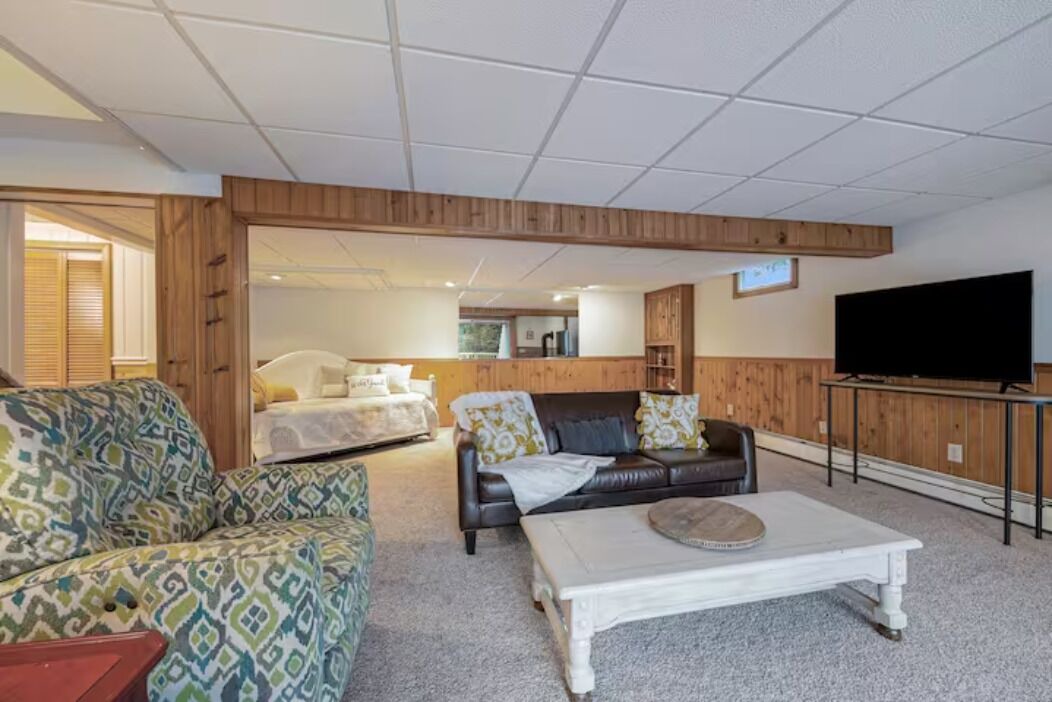 Photo of Livingroom in White Cloud
