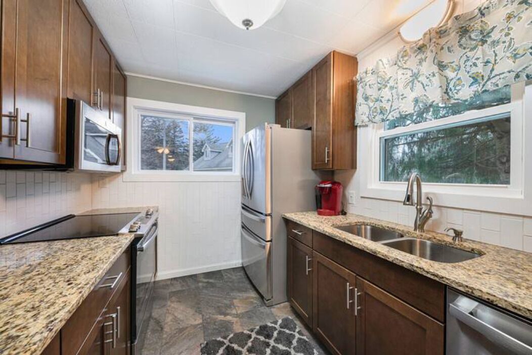 Photo of Kitchen in White Cloud