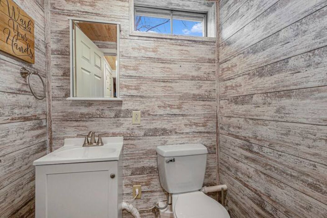 Photo of Bathroom in White Cloud