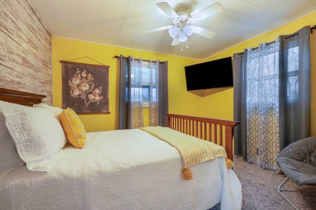 Photo of Bedroom in White Cloud