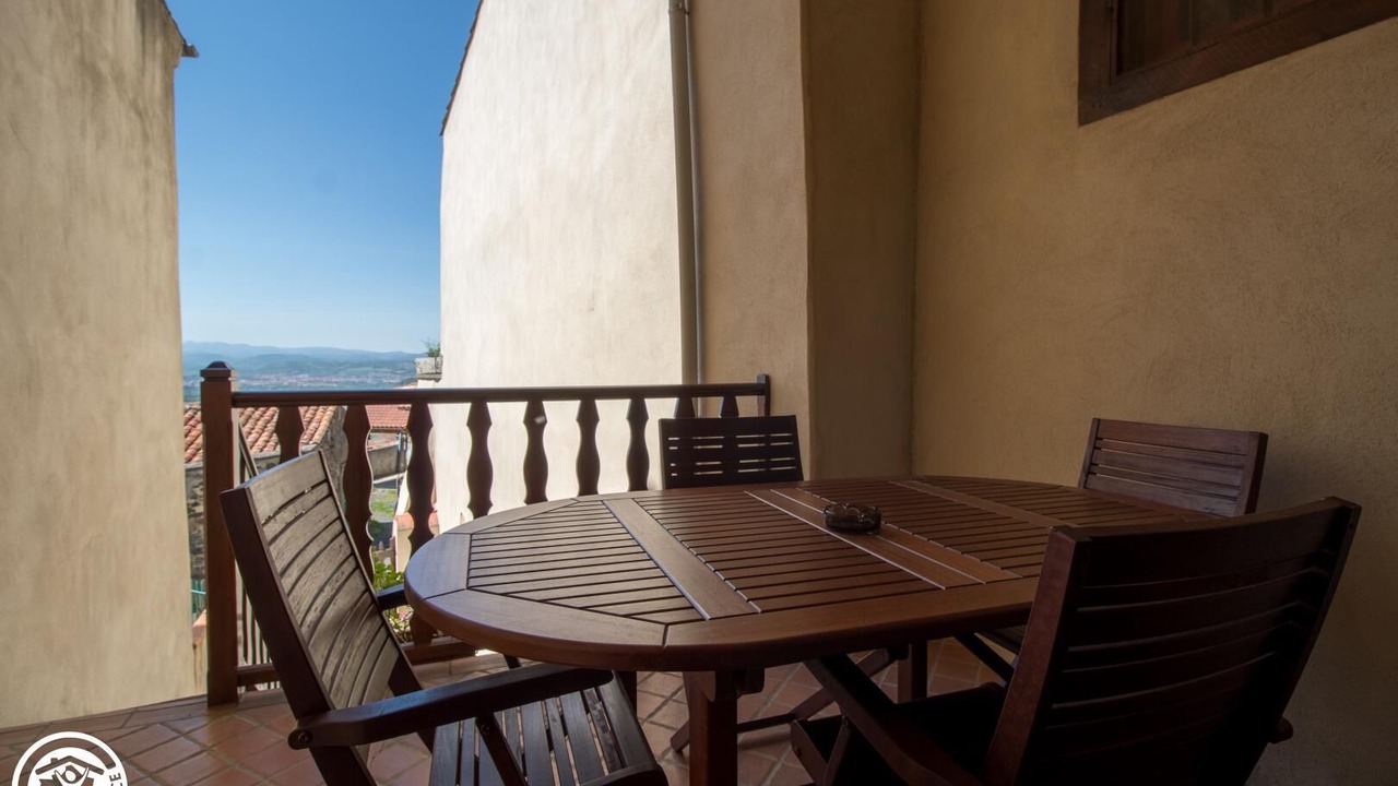 Photo of Outdoor in Usson