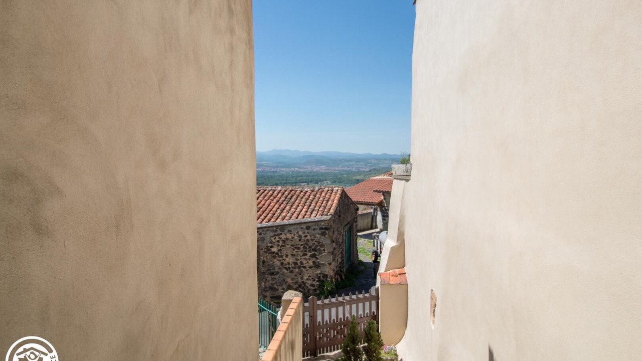 Photo of Others in Usson