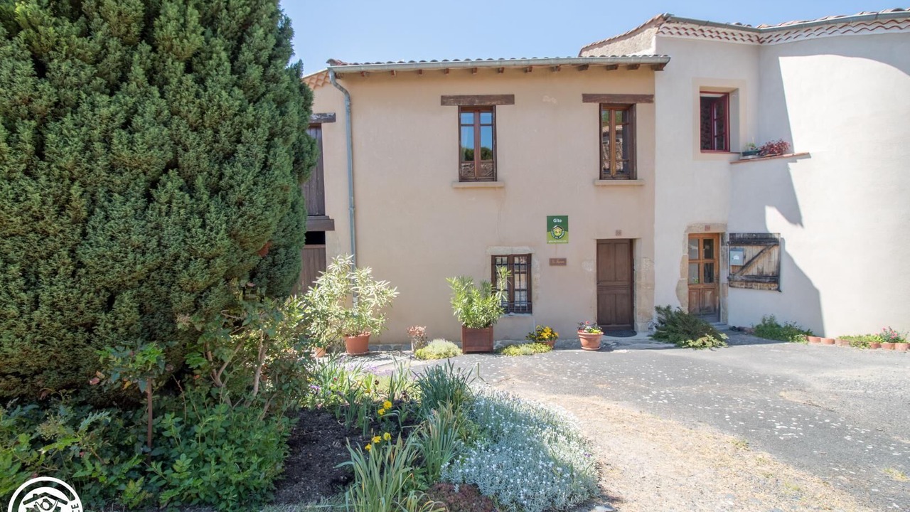 Photo of Outdoor in Usson