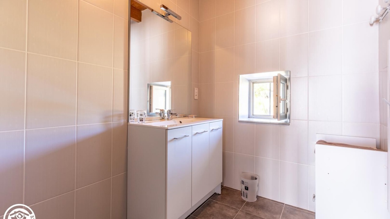 Photo of Bathroom in Saint-Romain