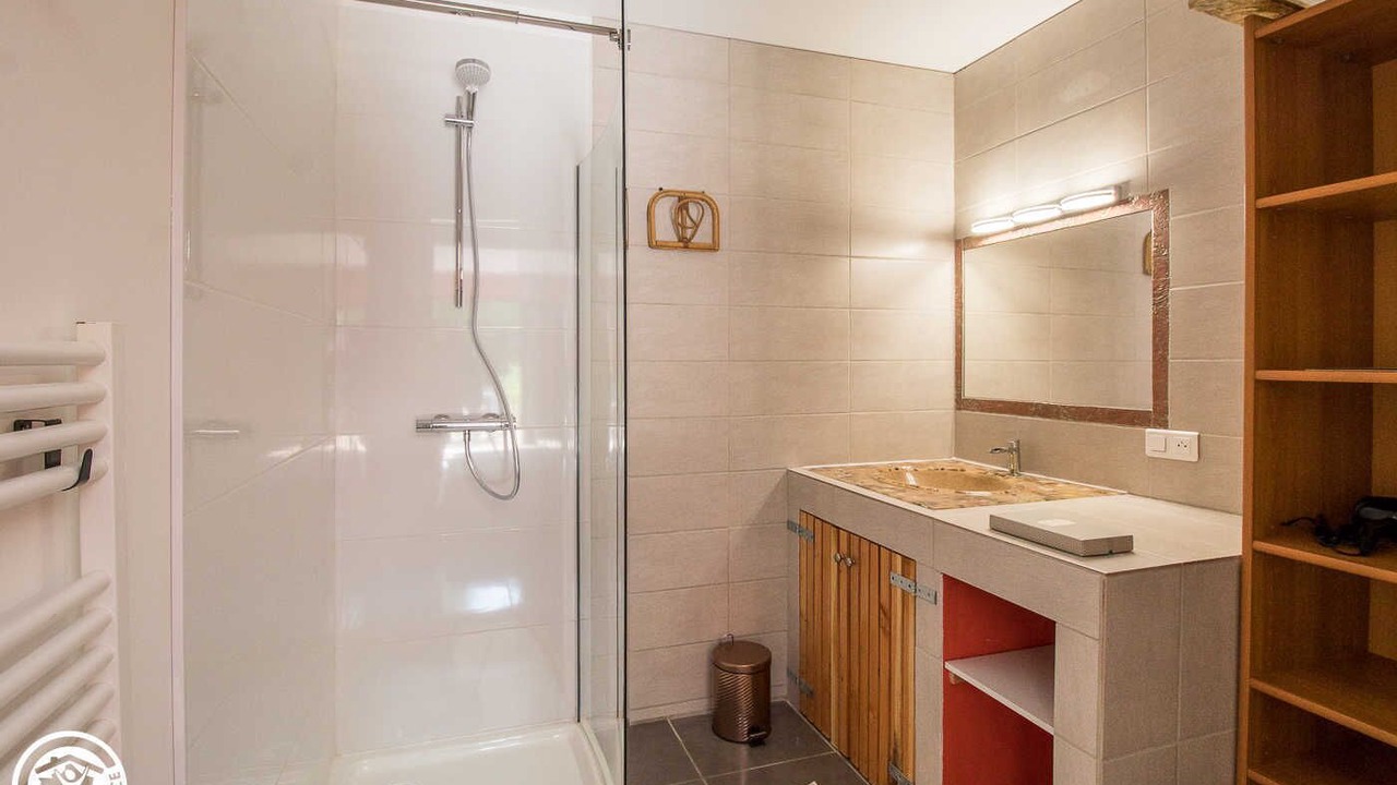 Photo of Bathroom in Maringues